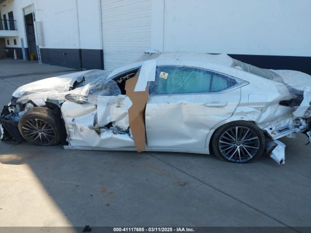 58ADA1C17RU039199 Lexus ES 300H