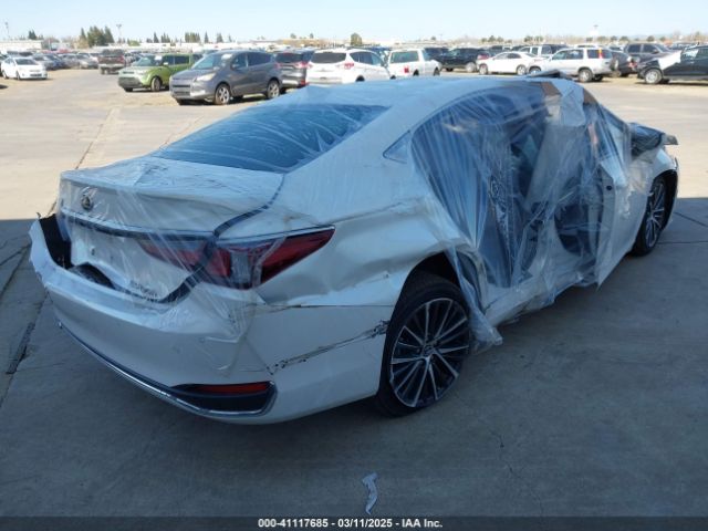 58ADA1C17RU039199 Lexus ES 300H
