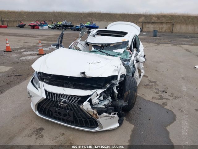 58ADA1C17RU039199 Lexus ES 300H
