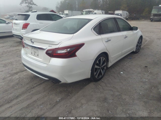 1N4AL3AP6HC472048 Nissan Altima 2.5 Sr