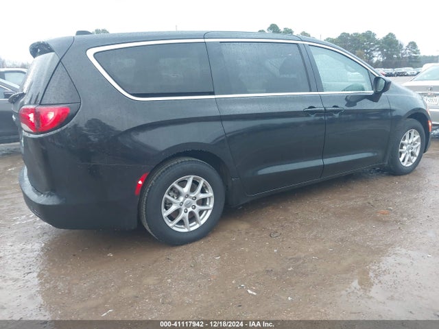 2C4RC1CG2NR208813 Chrysler Voyager Lx