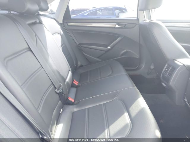 1VWMA7A37LC010668 Volkswagen Passat 2.0t R-line