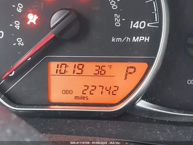 VNKJTUD34JA086715 Toyota YARIS L