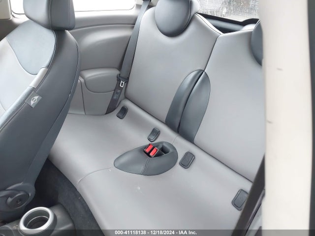 2006 MINI COOPER WMWRC335X6TK65049 Photo 7