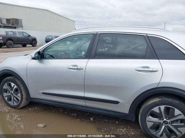 KNDCE3LG8L5067381 KIA Niro Ev Ex Premium