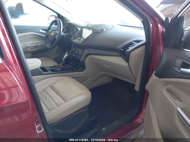 1FMCU0HD1KUA63057 Ford ESCAPE SEL