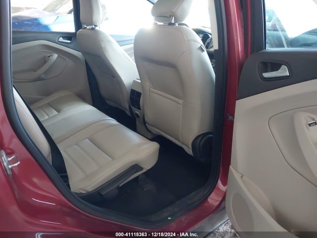 1FMCU0HD1KUA63057 Ford ESCAPE SEL