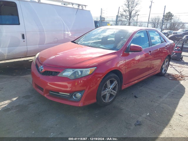 4T1BF1FK1EU788188 Toyota CAMRY SE