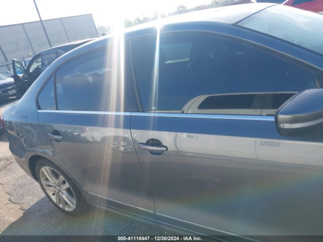 3VWL17AJ0HM244330 Volkswagen Jetta 1.8t Sel