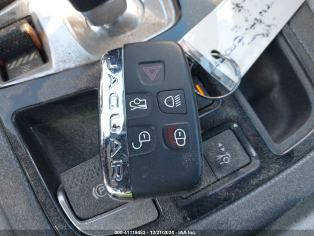 2016 JAGUAR F-TYPE SAJWJ6BV6G8K30271 Photo 10