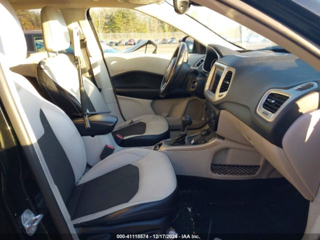 3C4NJDBB3HT660959 Jeep New Compass Latitude 4x4