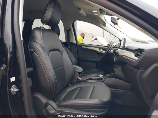 1FMCU0H62NUB92141 Ford ESCAPE SEL
