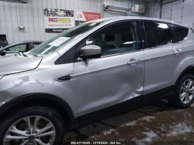 1FMCU0G9XHUB46427 Ford ESCAPE SE