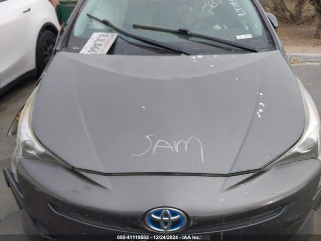 JTDKARFU3G3522070 Toyota Prius Three