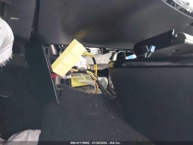 JTDKARFU3G3522070 Toyota Prius Three