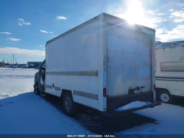 2019 GMC SAVANA CUTAWAY 1GD07RFP1K1178996 Photo 2