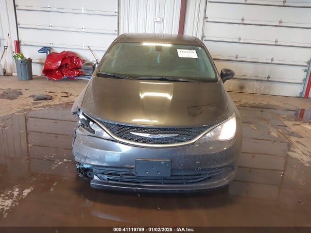 2C4RC1CGXLR233228 Chrysler Voyager Lx