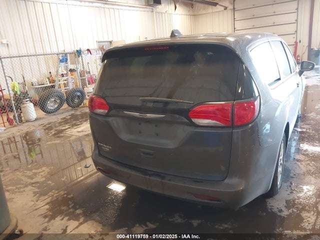 2C4RC1CGXLR233228 Chrysler Voyager Lx