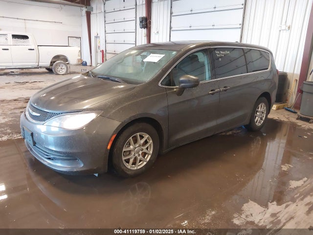 2C4RC1CGXLR233228 Chrysler Voyager Lx