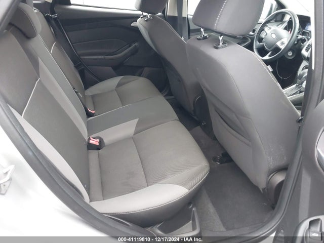 Ford FOCUS SE 2014 1FADP3K2XEL119165 Image 8