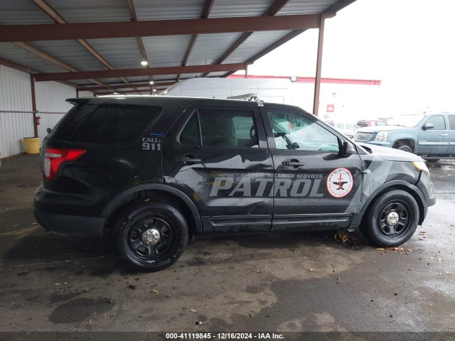 Ford Police Interceptor 2015 1FM5K8AR2FGA78660 Image 14