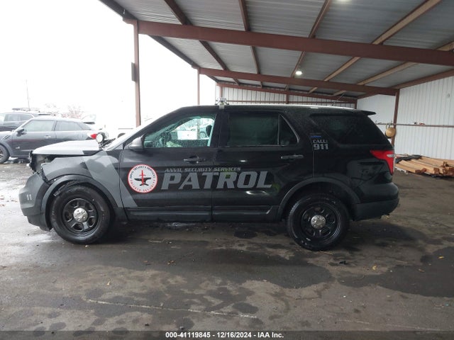 Ford Police Interceptor 2015 1FM5K8AR2FGA78660 Image 15