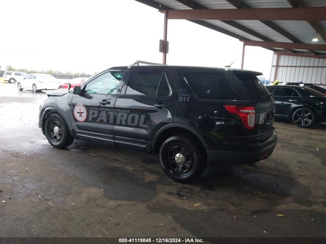 Ford Police Interceptor 2015 1FM5K8AR2FGA78660 Image 3