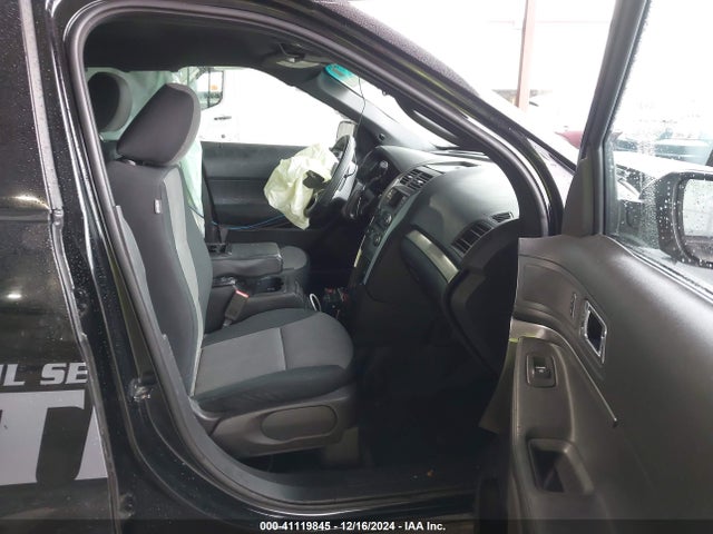 Ford Police Interceptor 2015 1FM5K8AR2FGA78660 Image 5