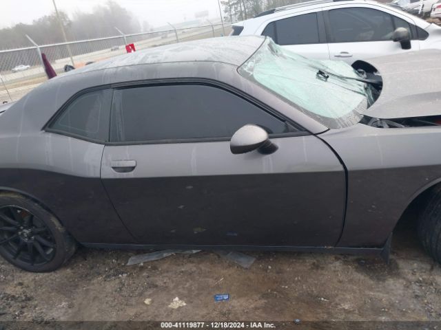 2C3CDZAG2FH758125 Dodge Challenger Sxt