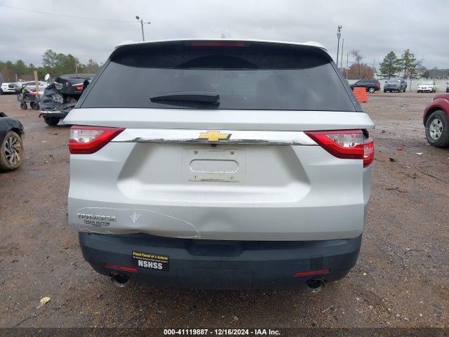 Chevrolet Traverse Ls 2019 1GNERFKW1KJ123424 Image 17