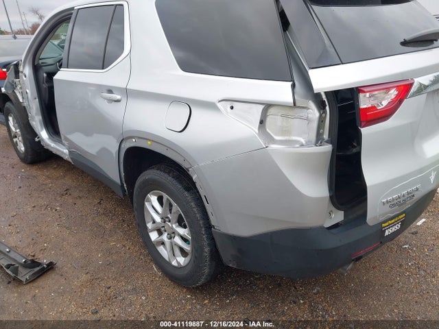 Chevrolet Traverse Ls 2019 1GNERFKW1KJ123424 Image 3