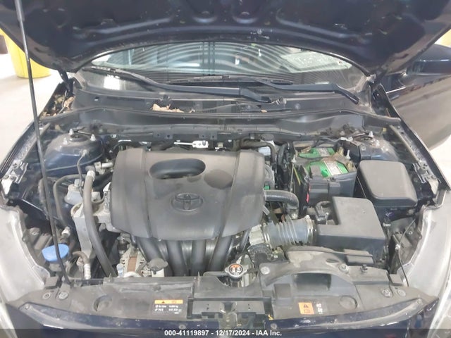 3MYDLBYV9JY304876 Toyota YARIS IA
