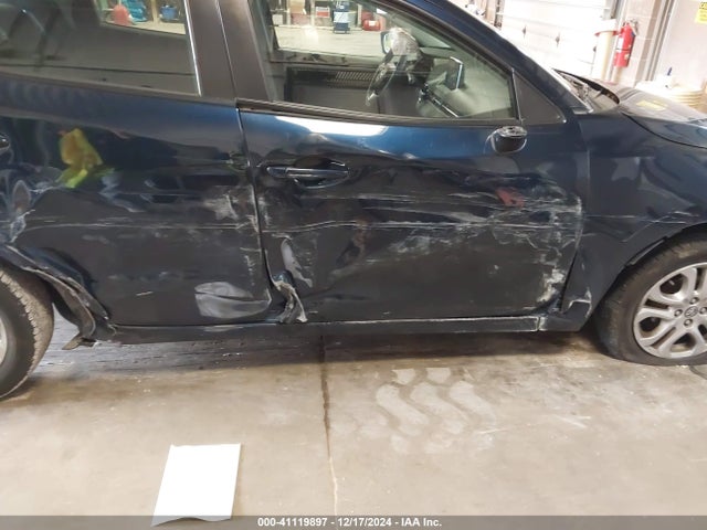 3MYDLBYV9JY304876 Toyota YARIS IA