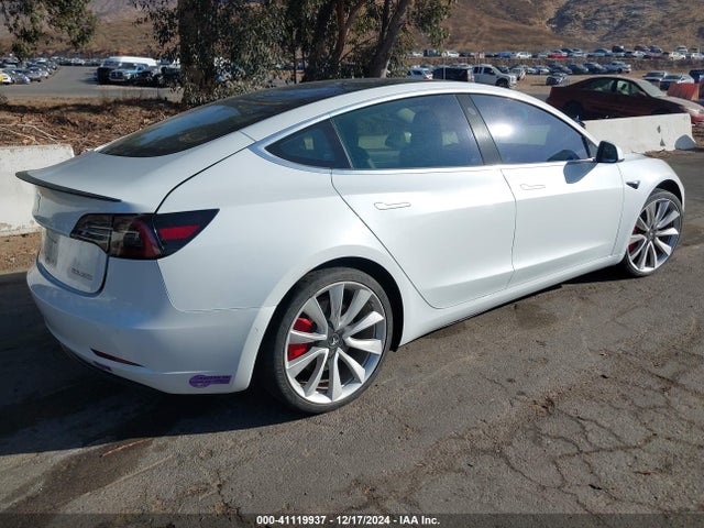 2018 TESLA MODEL 3 5YJ3E1EB5JF084379 Photo 3