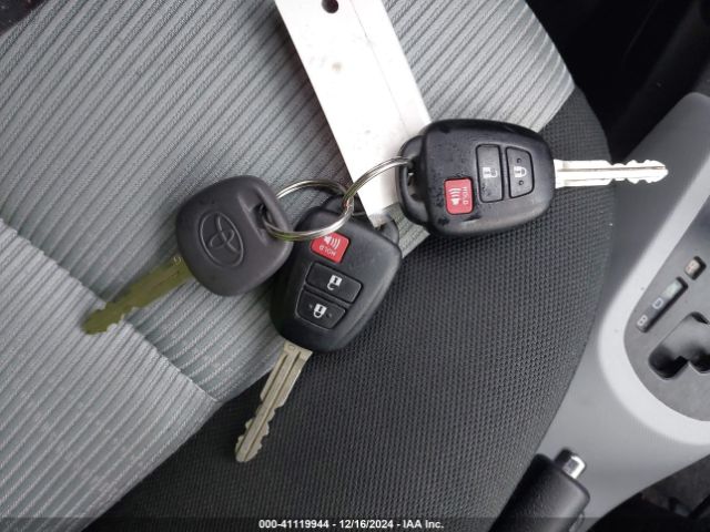 JTDKDTB31E1558432 Toyota Prius C Two