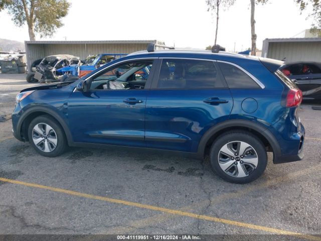 KNDCB3LC9M5487352 KIA NIRO LX