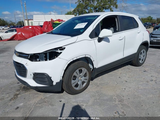 Chevrolet TRAX LS 2018 3GNCJKSB6JL166085 Image 2