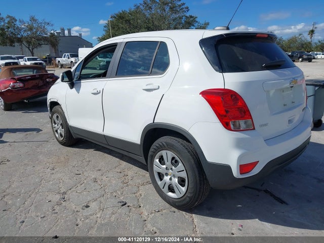 Chevrolet TRAX LS 2018 3GNCJKSB6JL166085 Image 3