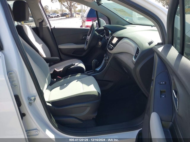 Chevrolet TRAX LS 2018 3GNCJKSB6JL166085 Image 5