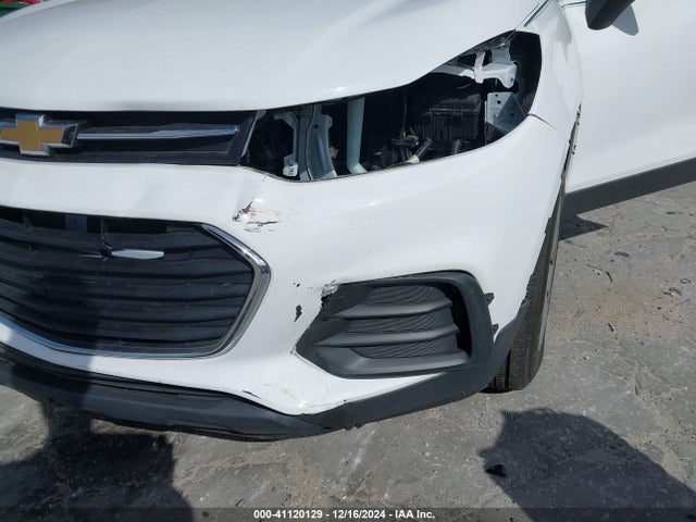 Chevrolet TRAX LS 2018 3GNCJKSB6JL166085 Image 6