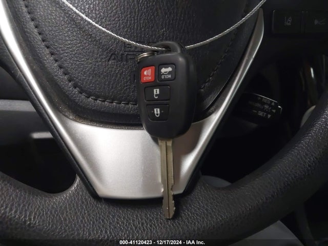 Toyota COROLLA LE 2018 2T1BURHEXJC106108 Image 11