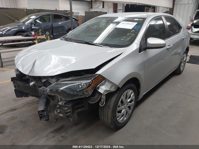 Toyota COROLLA LE 2018 2T1BURHEXJC106108 Image 2