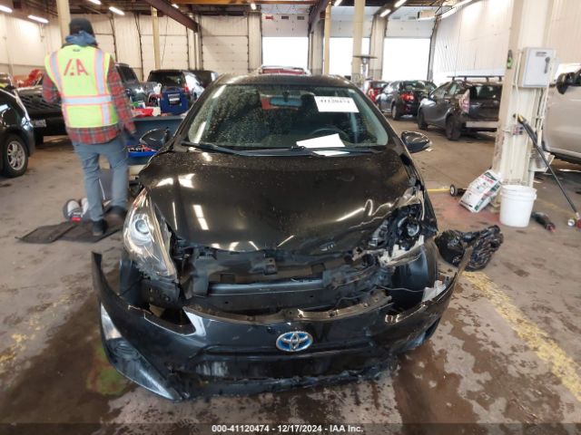 JTDKDTB3XF1101684 Toyota Prius C Two