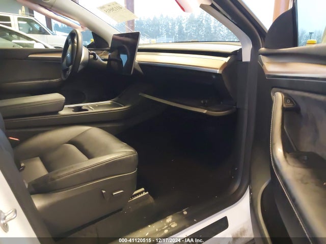 2023 TESLA MODEL Y 7SAYGDEE7PF872281 Photo 4