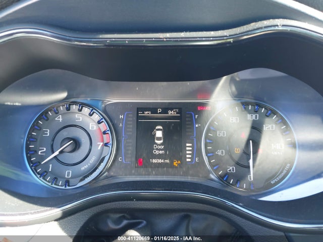 Chrysler 200 S 2015 1C3CCCBB5FN658840 Image 7