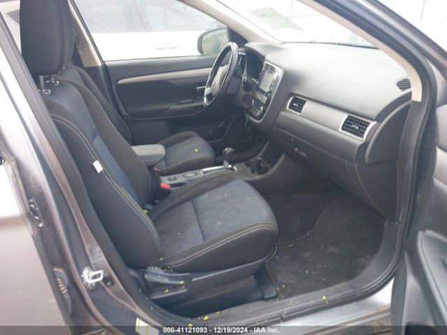 JA4AD3A34GZ011652 Mitsubishi Outlander Se