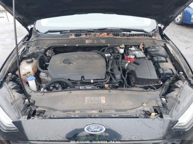 3FA6P0HD2JR229770 Ford FUSION SE