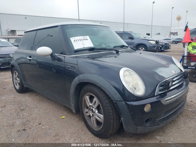 2006 MINI COOPER WMWRC33566TK16897 Photo 0