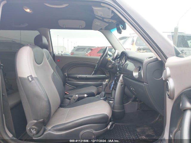 2006 MINI COOPER WMWRC33566TK16897 Photo 4