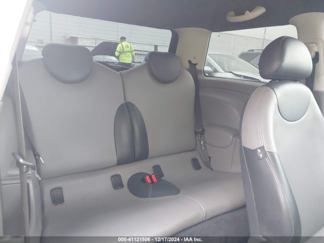 2006 MINI COOPER WMWRC33566TK16897 Photo 7